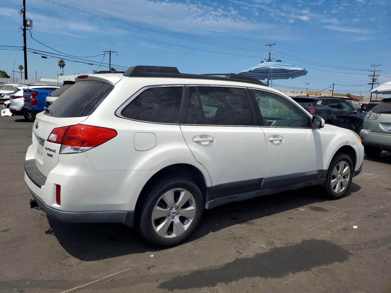 2012 Subaru Outback 3.6r Limited White vin: 4S4BRDJC4C2285269