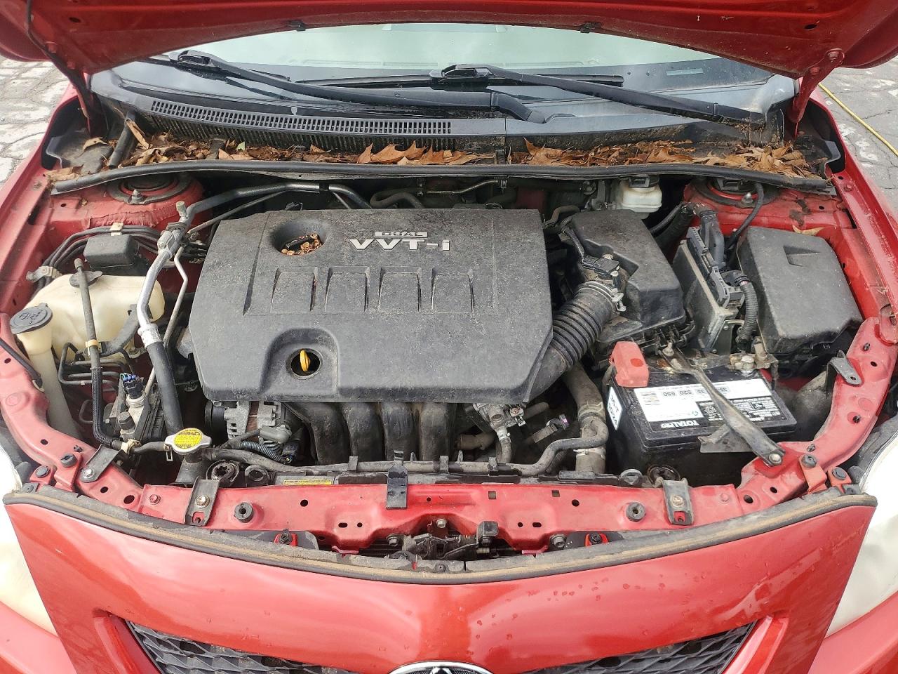 2010 Toyota Corolla Le Red vin: 1NXBU4EE9AZ225225