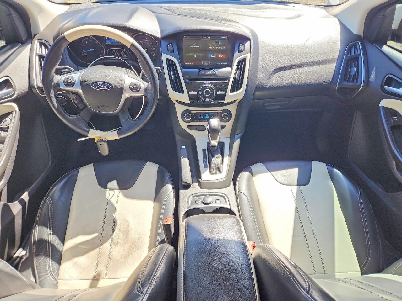 2014 Ford Focus Titanium White vin: 1FADP3N26EL282178