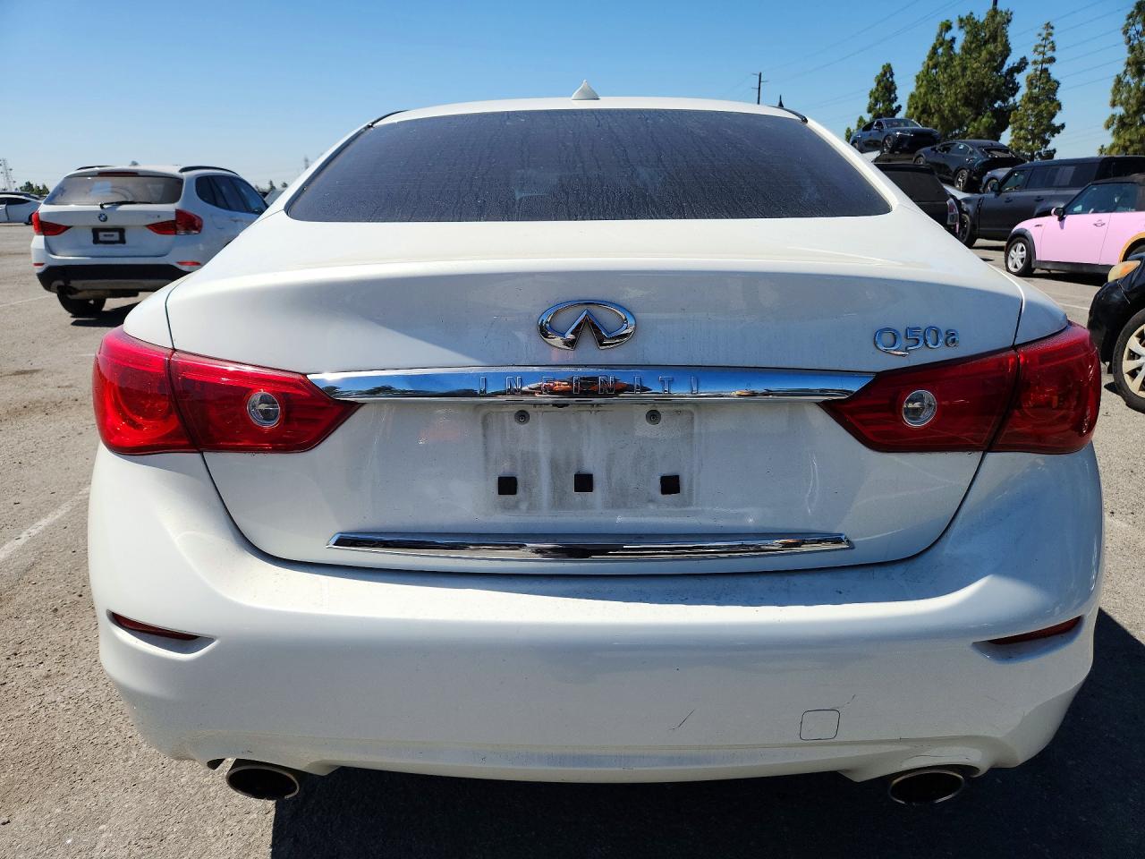 2015 Infiniti Q50 Base White vin: JN1BV7AP5FM338514