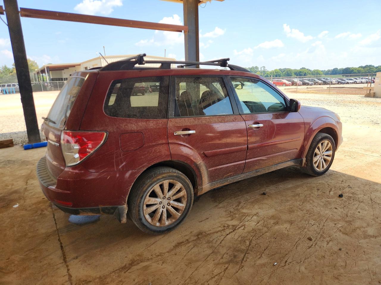 2012 Subaru Forester 2.5x Premium Red vin: JF2SHBDC4CH412270