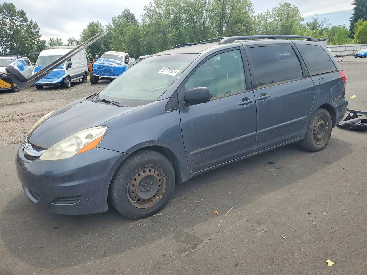 2010 Toyota Sienna Le 7-passenger Gray vin: 5TDKK4CC9AS305950