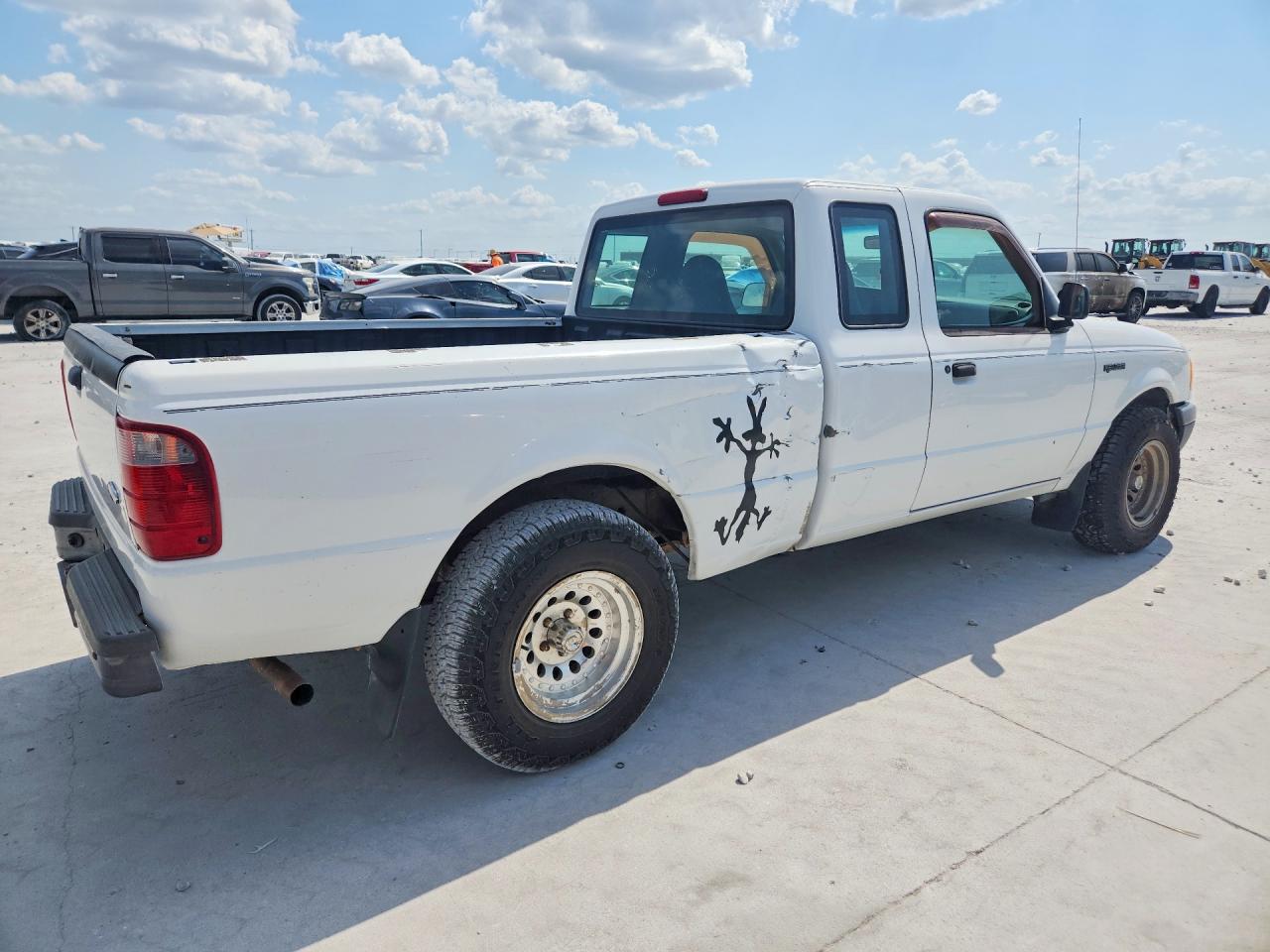 2001 Ford Ranger Super Cab White vin: 1FTYR14D41PB52559