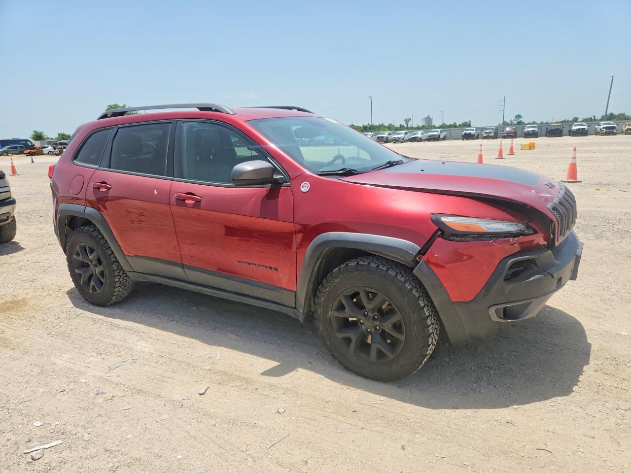 2015 Jeep Cherokee Trailhawk Burgundy vin: 1C4PJMBS8FW576152