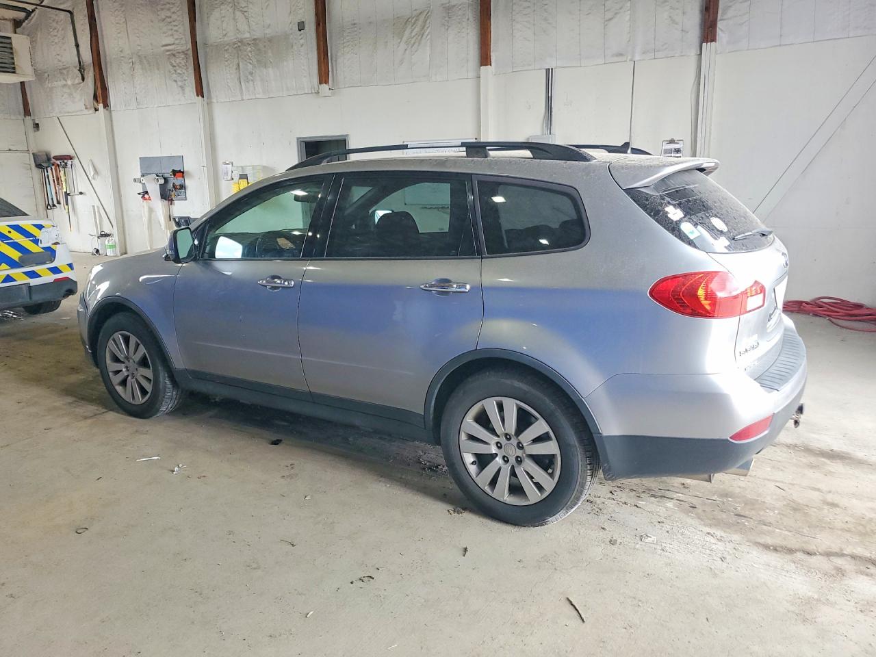 2011 Subaru Tribeca Limited Серебряный vin: 4S4WX9HD0B4403341