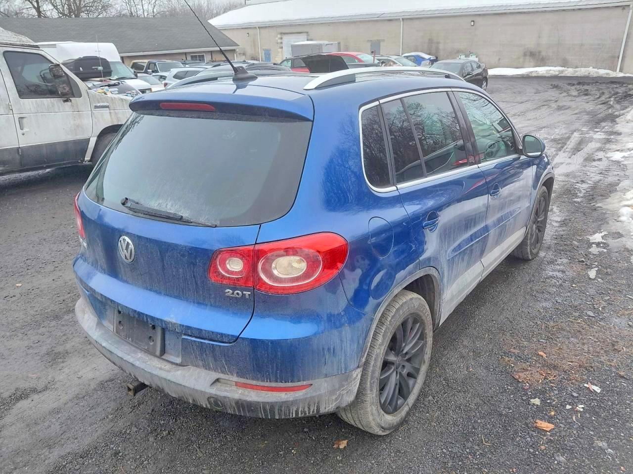 2009 Volkswagen Tiguan Se Синий vin: WVGBV75NX9W003565