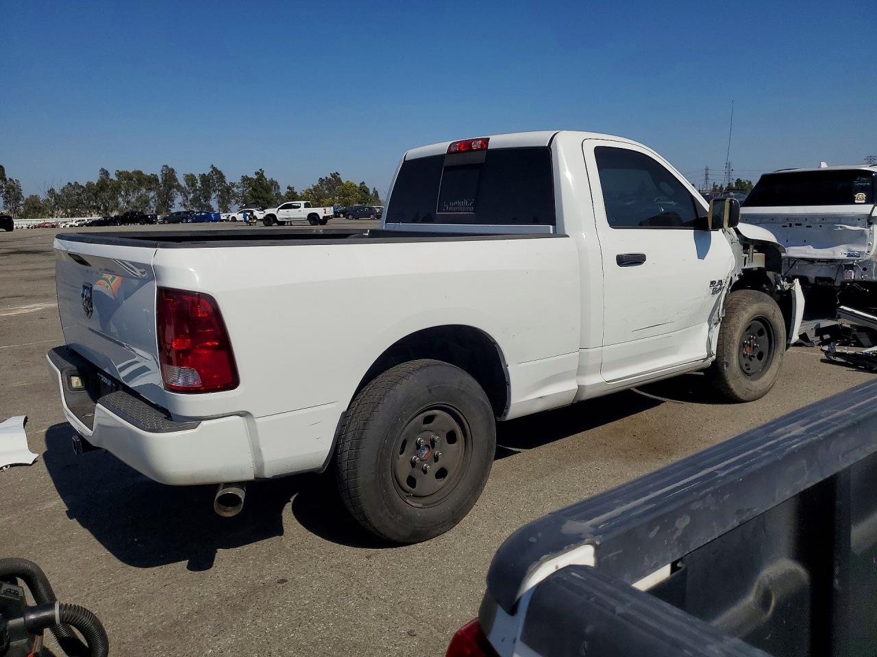 2015 Ram 1500 St White vin: 3C6JR6AG2FG698793