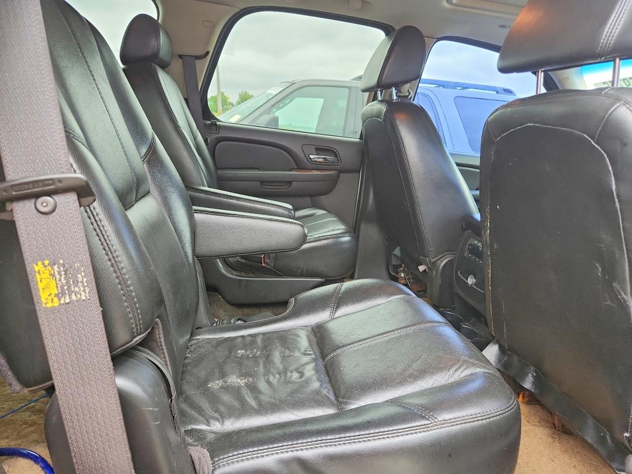 2007 Chevrolet Tahoe K1500 Silver vin: 1GNFK13047R210846