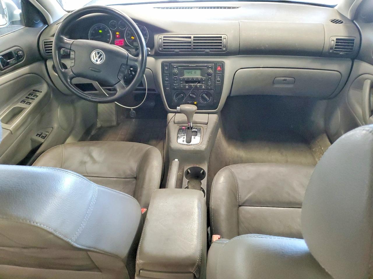 2002 Volkswagen Passat Gls Blue vin: WVWPD63B32P298461