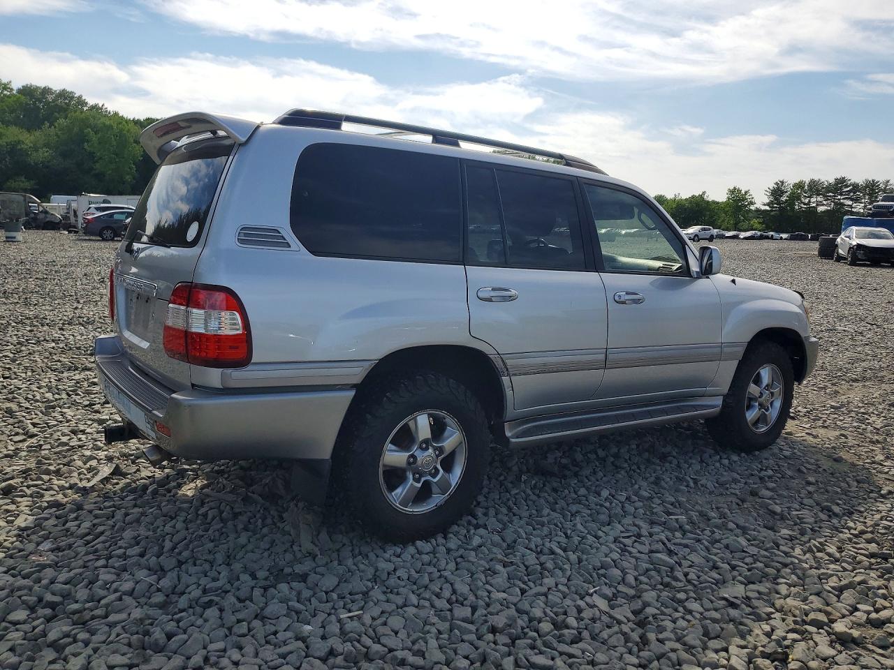 2007 Toyota Land Cruiser Base Silver vin: JTEHT05J472111639