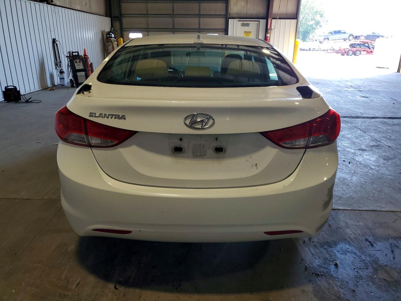 2013 Hyundai Elantra Gls White vin: 5NPDH4AE0DH374094