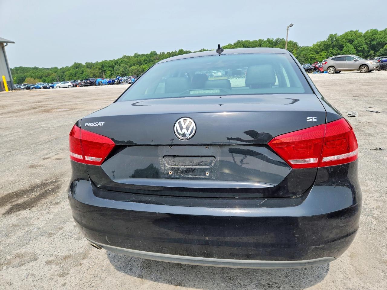 2013 Volkswagen Passat Se Black vin: 1VWBP7A31DC080464
