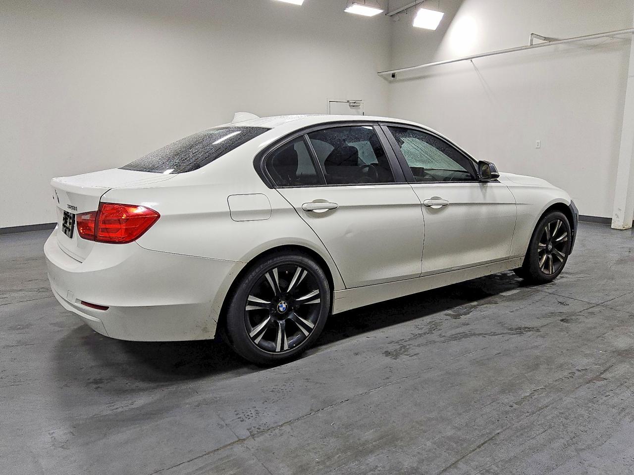 2013 Bmw 328 Xi Белый vin: WBA3B3C55DJ698277