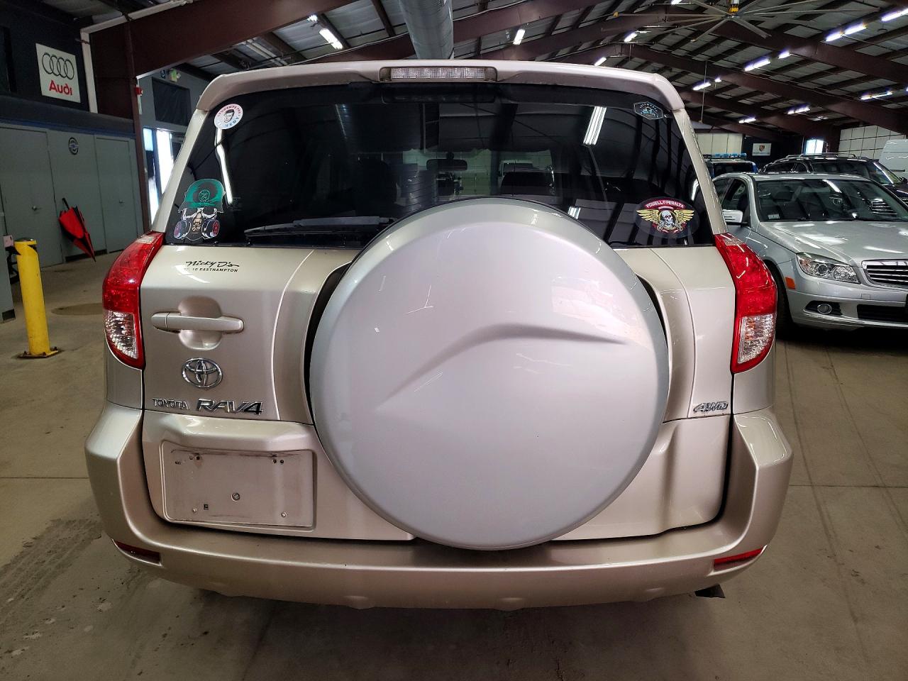 2007 Toyota Rav4 Base Gold vin: JTMBD33V176041072