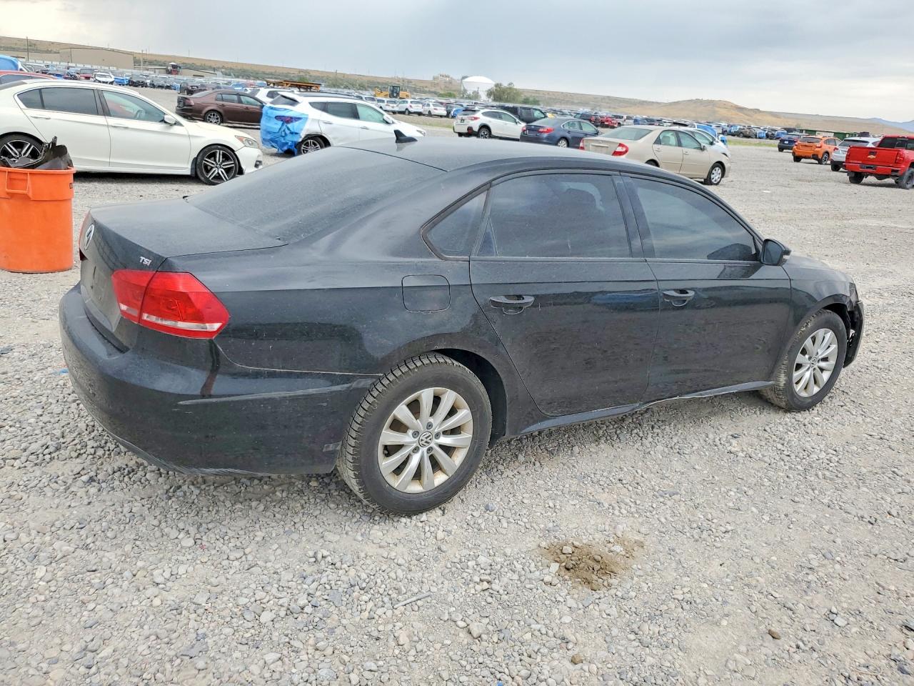 2015 Volkswagen Passat S Black vin: 1VWAT7A33FC050988