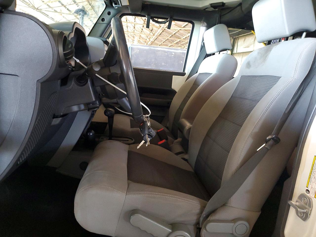 2010 Jeep Wrangler Unlimited Rubicon White vin: 1J4BA6H13AL101856