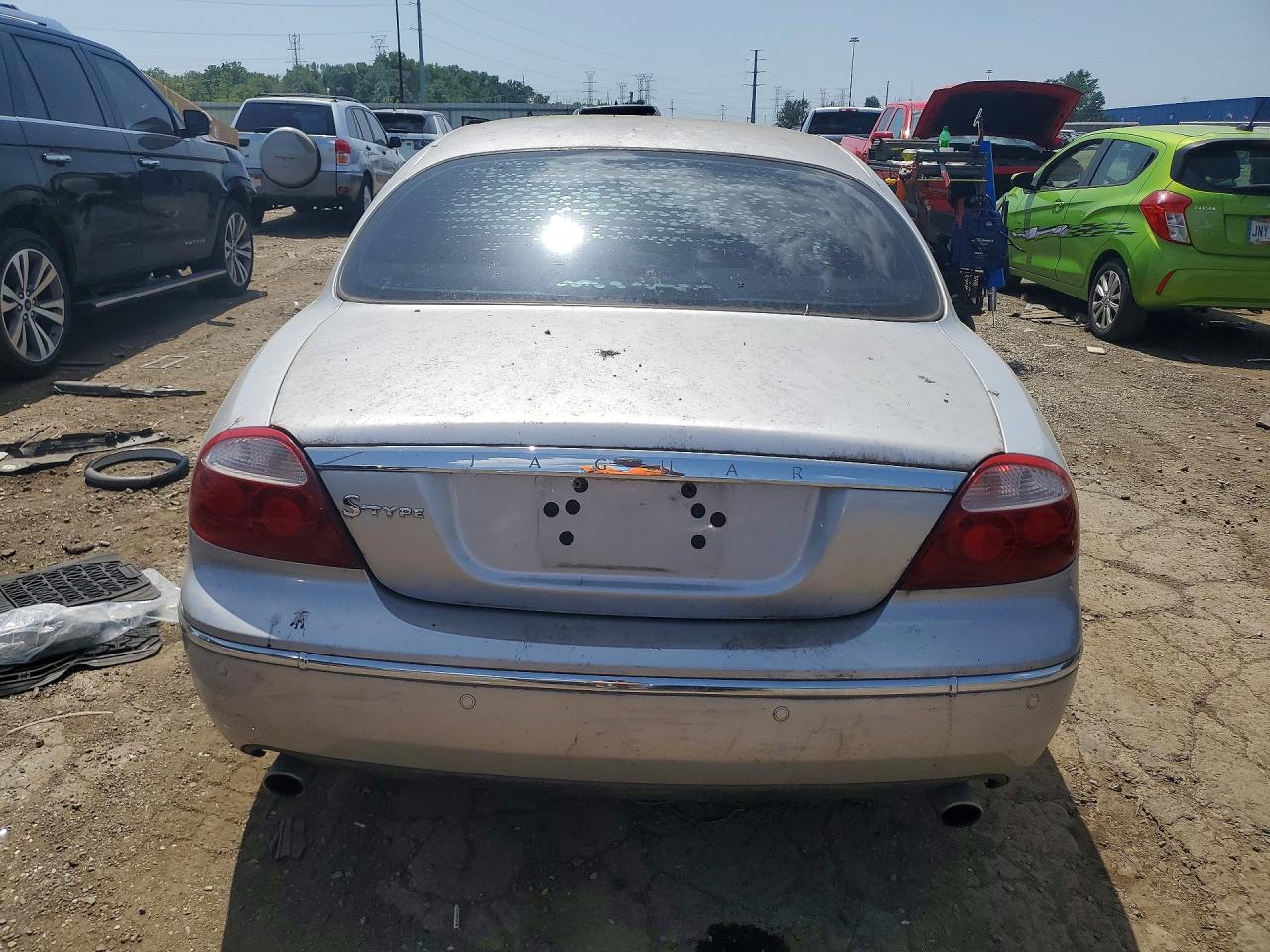 2005 Jaguar S-type Silver vin: SAJWA01T85FN18878