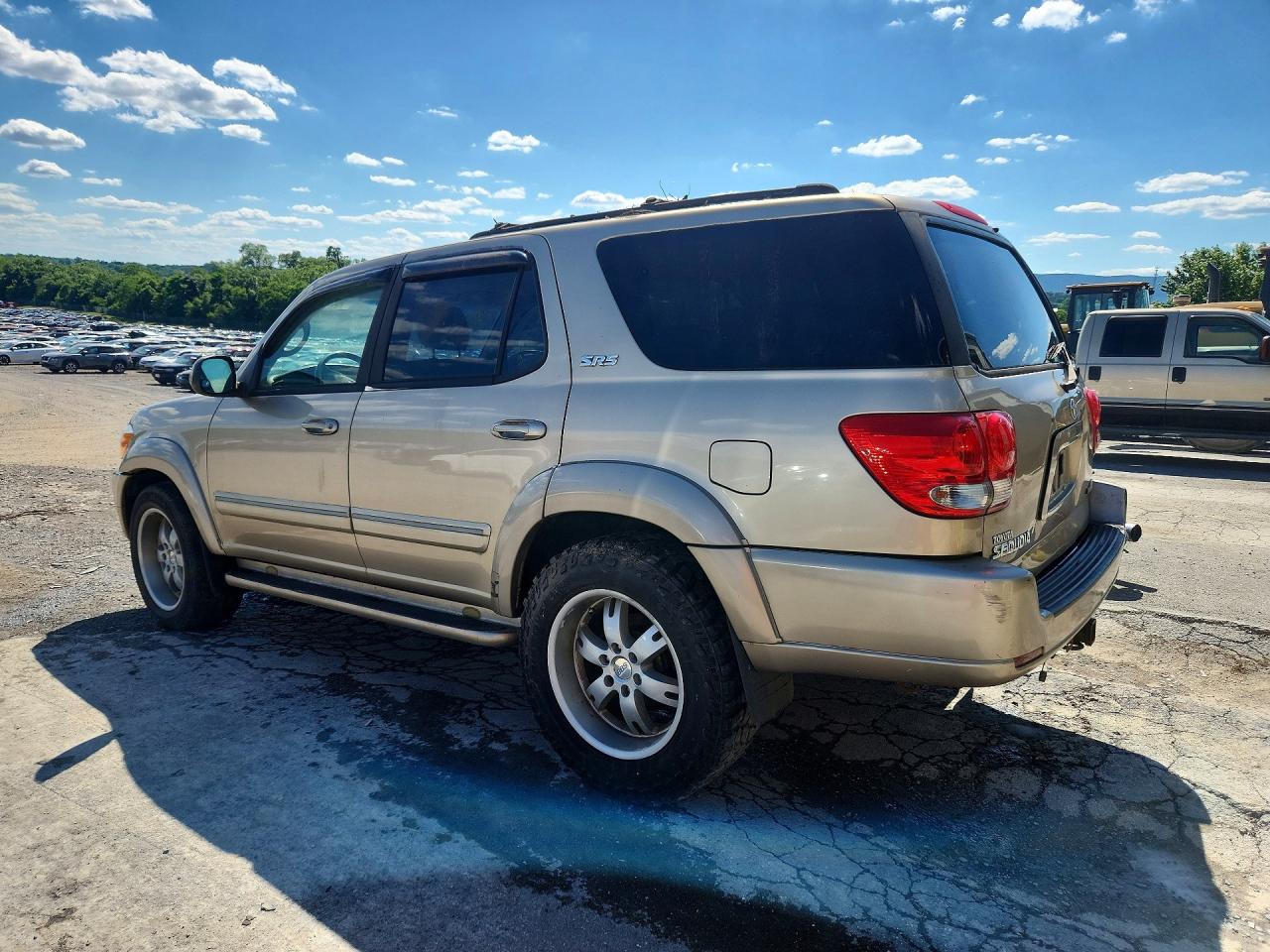 2007 Toyota Sequoia Sr5 Золотой vin: 5TDZT34A07S291447