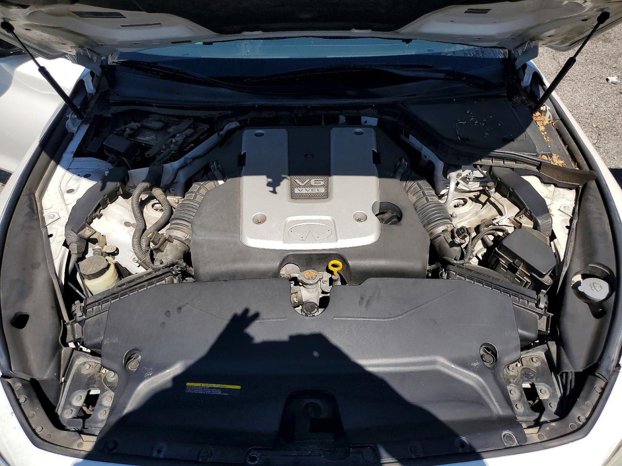 2015 Infiniti Q50 Premium Белый vin: JN1BV7APXFM333275