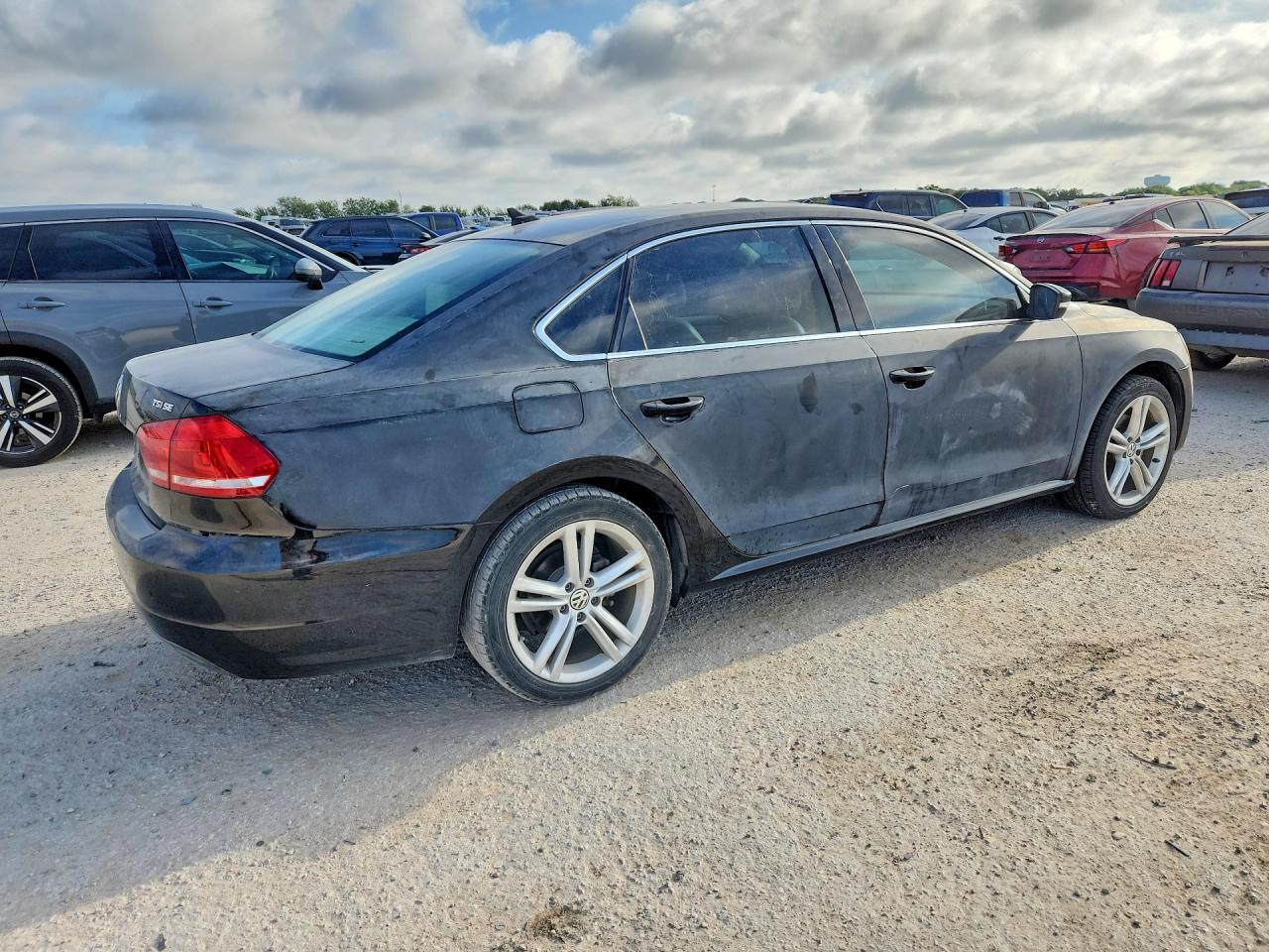 2014 Volkswagen Passat Se Black vin: 1VWBS7A36EC066107