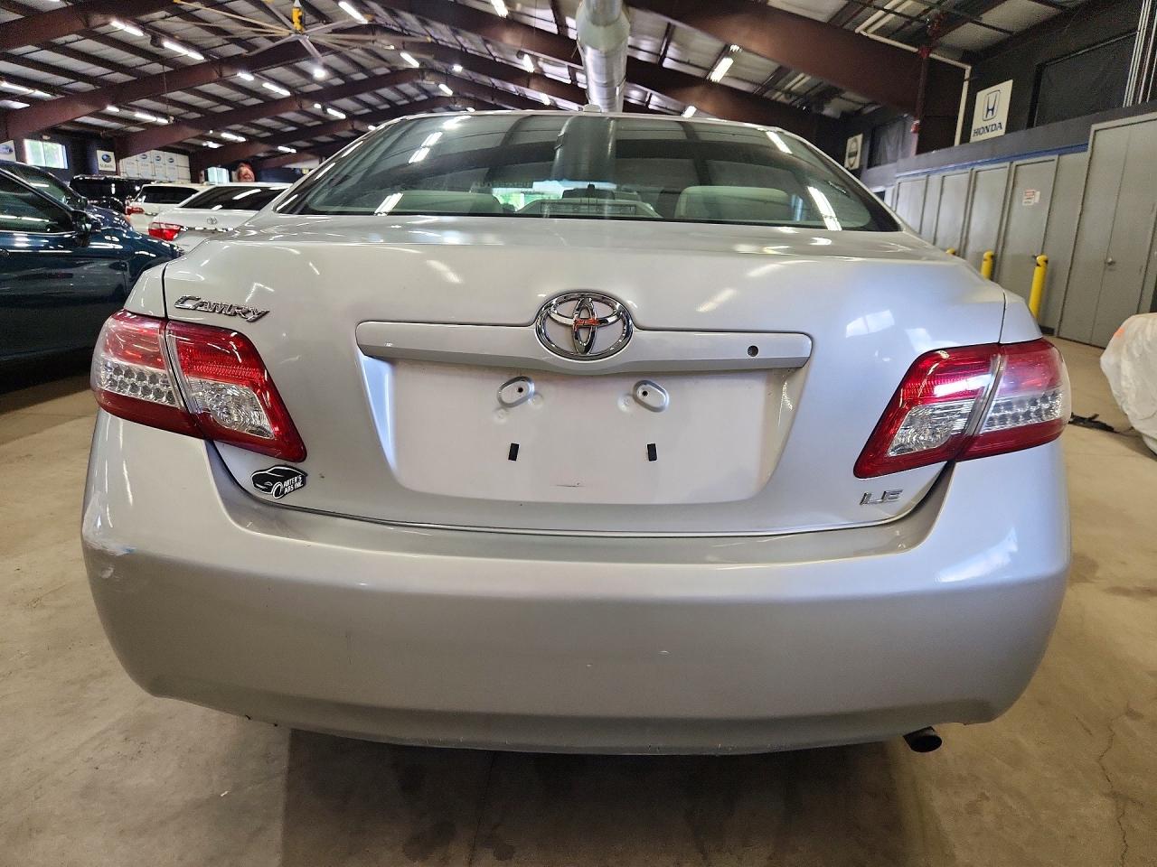 2010 Toyota Camry Base Silver vin: 4T1BF3EK1AU031072