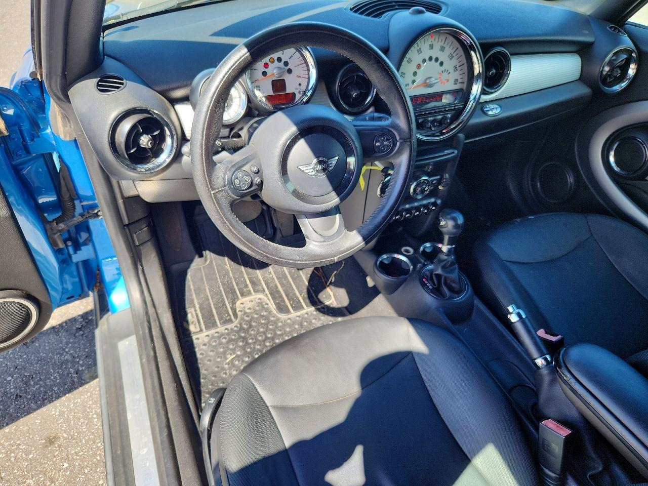 2012 Mini Cooper Blue vin: WMWZN3C54CT133927
