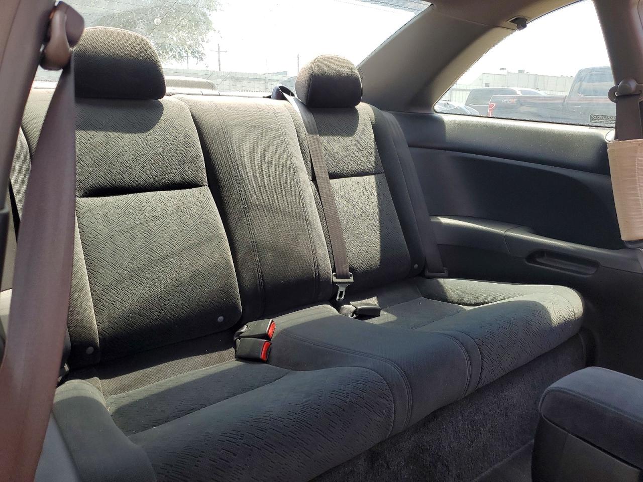 2004 Honda Civic Lx Красный vin: 1HGEM22574L081812