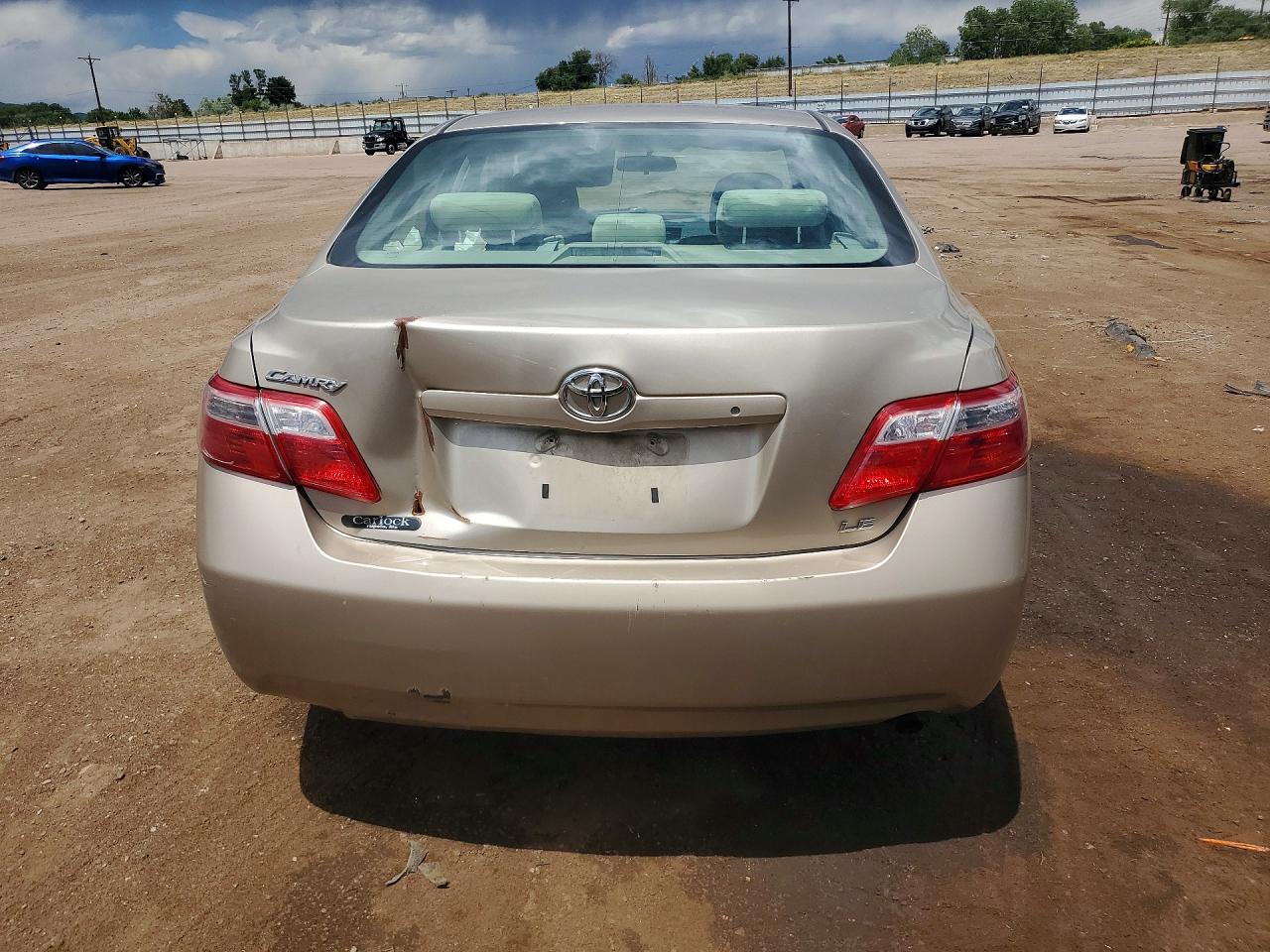 2009 Toyota Camry Le Gold vin: 4T1BE46K39U355918