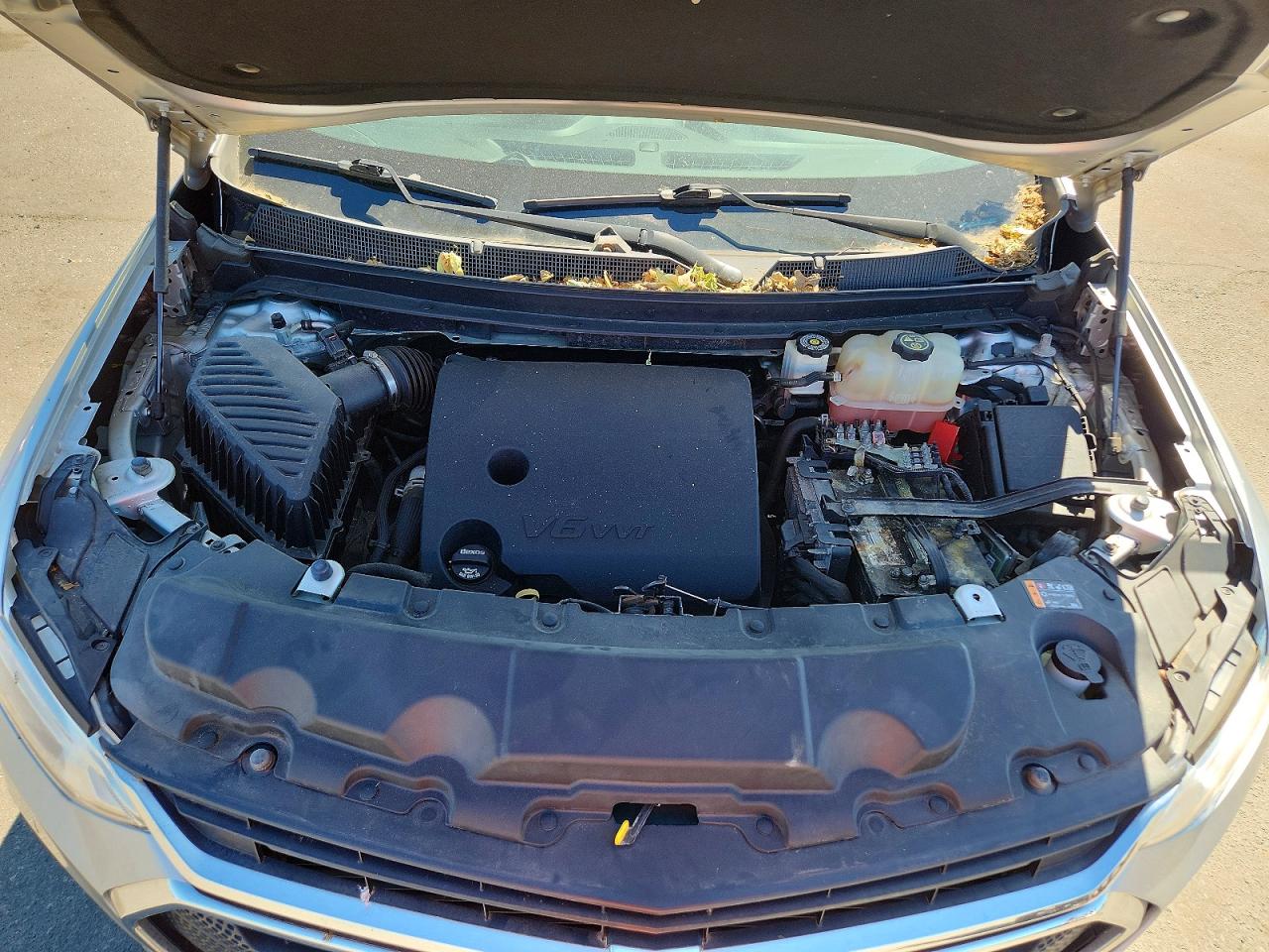 2019 Chevrolet Traverse Ls Серебряный vin: 1GNERFKW1KJ135685