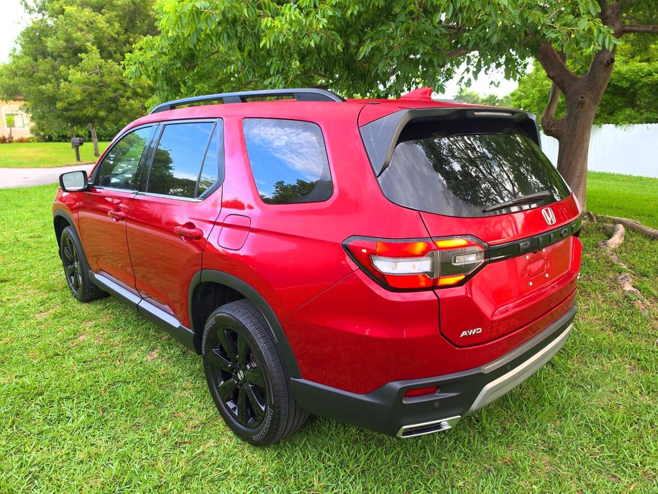2025 Honda Pilot Elite Красный vin: 5FNYG1H83SB029382