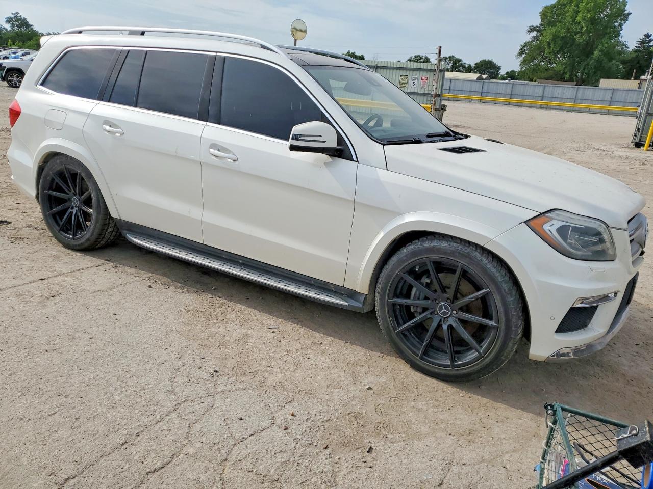 2014 Mercedes-benz Gl 550 4matic White vin: 4JGDF7DE6EA345299