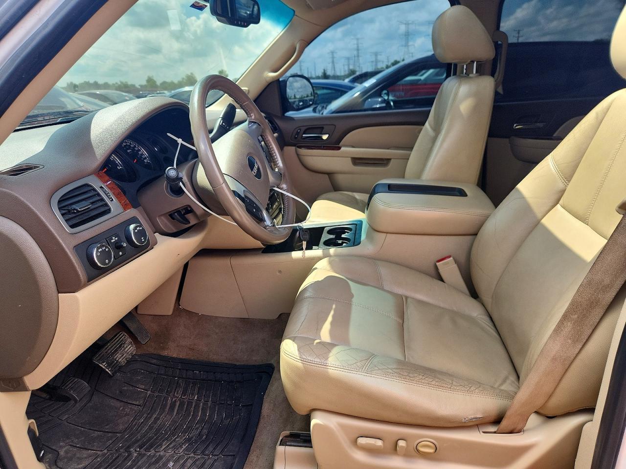2011 Gmc Yukon Xl K1500 Slt Белый vin: 1GKS2KE30BR196638