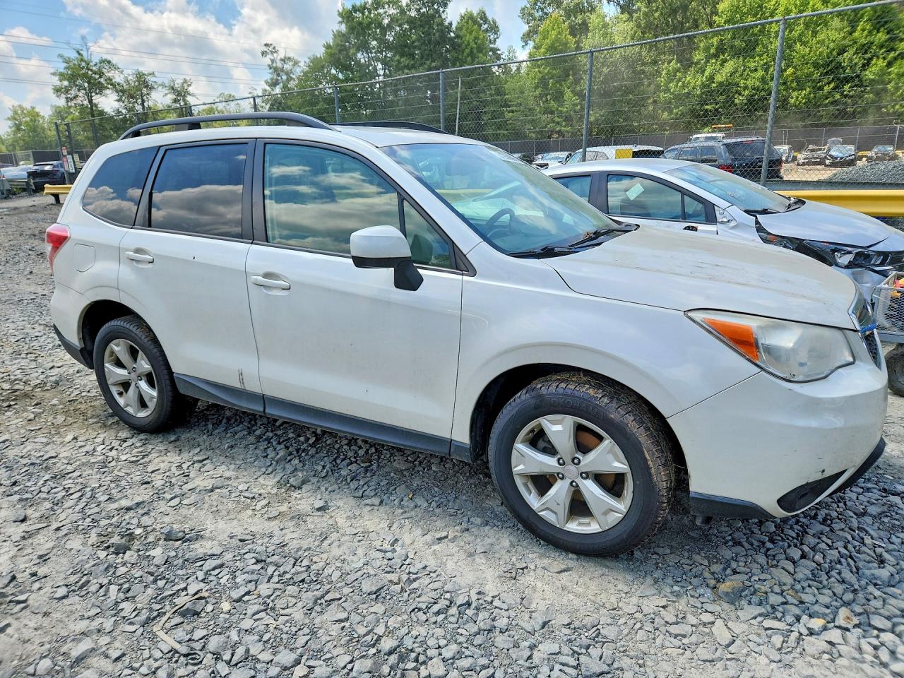 2014 Subaru Forester 2.5i Premium White vin: JF2SJAEC6EH523936