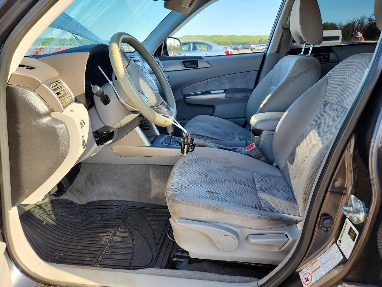 2010 Subaru Forester 2.5x Gray vin: JF2SH6ACXAH752872