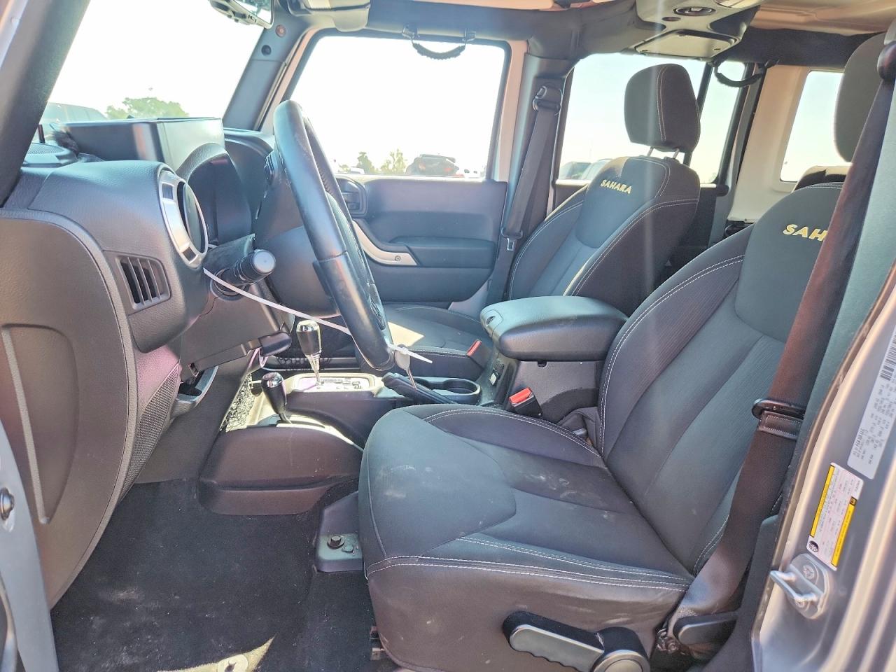 2015 Jeep Wrangler Unlimited Sahara Silver vin: 1C4HJWEG6FL622926