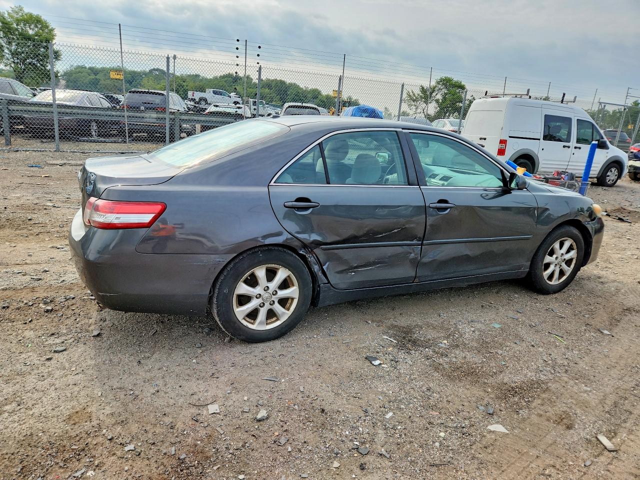 2010 Toyota Camry Le Gray vin: 4T1BF3EK6AU109488