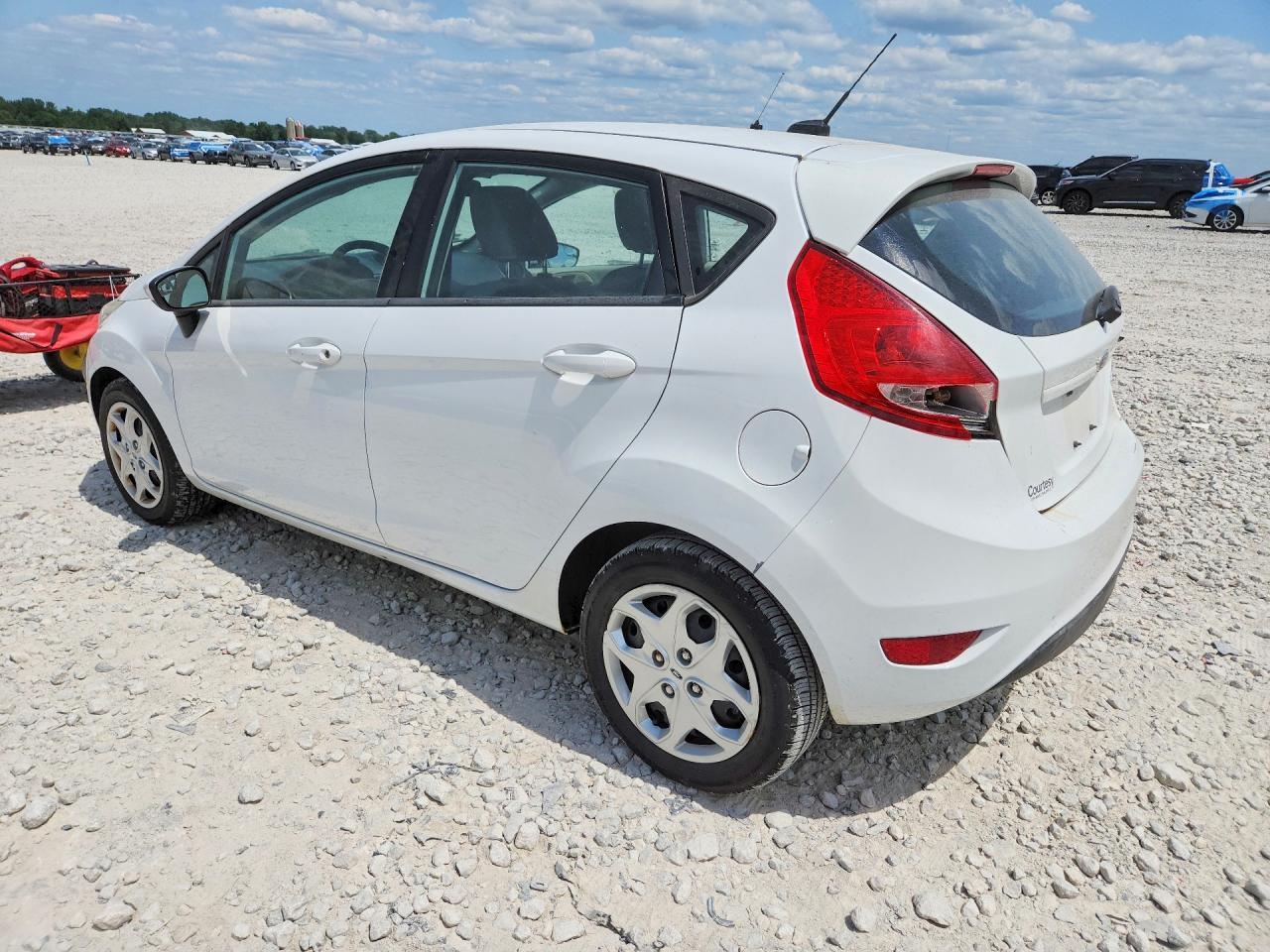 2013 Ford Fiesta S White vin: 3FADP4TJ4DM201305