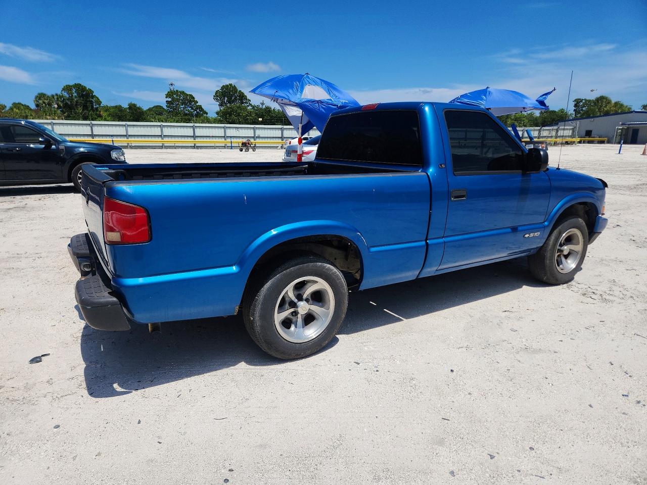 2000 Chevrolet S Truck S10 Blue vin: 1GCCS1447YK176697