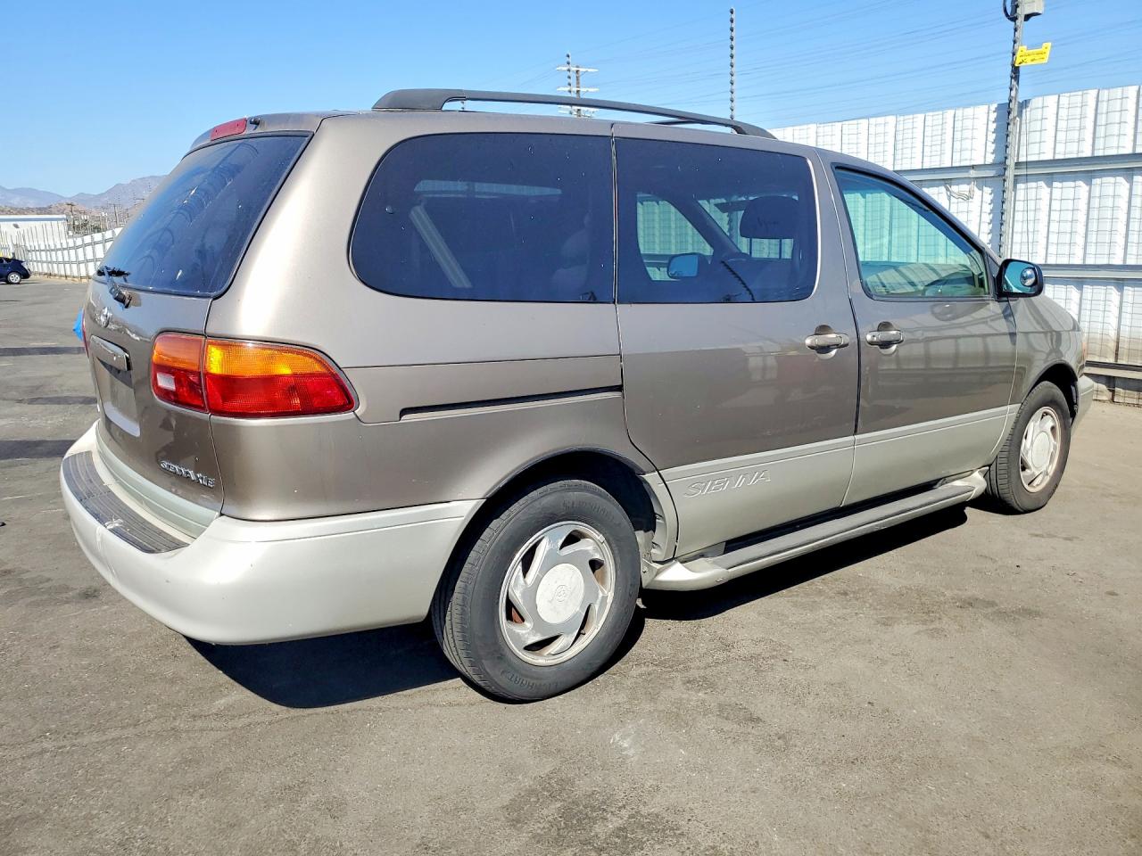 1999 Toyota Sienna Xle Tan vin: 4T3ZF13C9XU112285