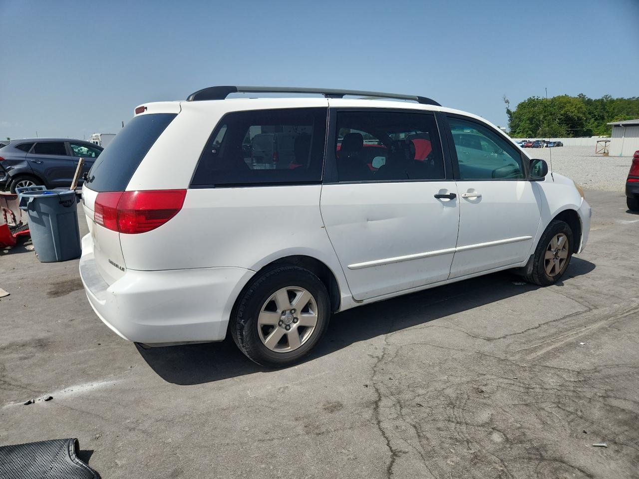 2004 Toyota Sienna Le 7 Passenger White vin: 5TDZA23C24S000090