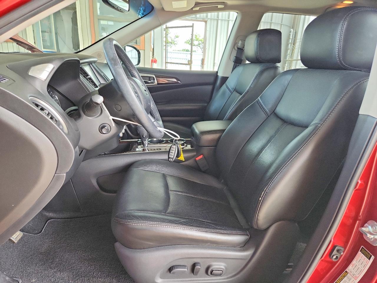 2014 Nissan Pathfinder S Red vin: 5N1AR2MM3EC610589