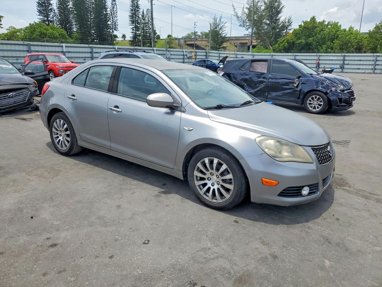 2013 Suzuki Kizashi Se Silver vin: JS2RE9A38D6100314