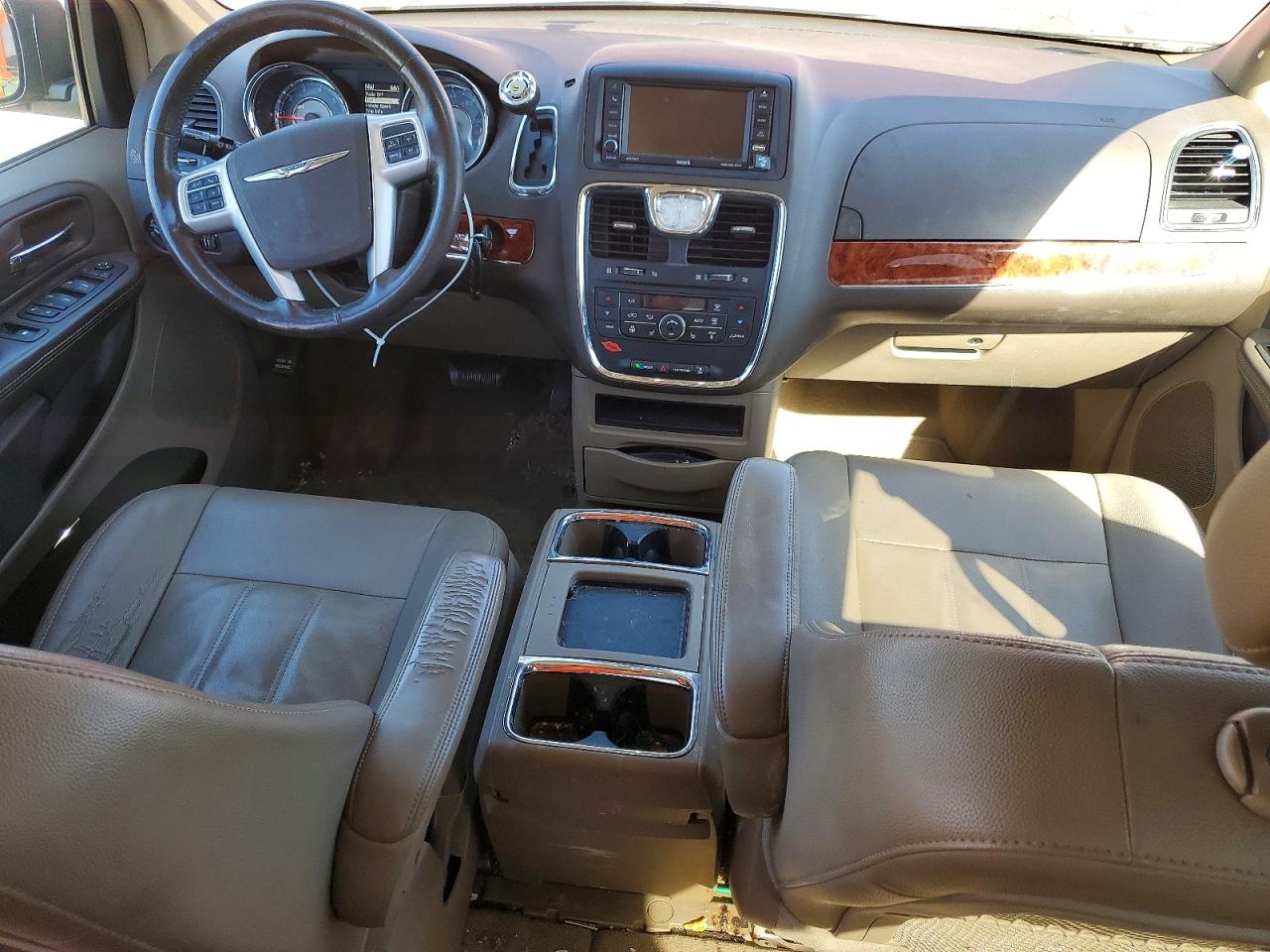 2015 Chrysler Town & Country Touring Red vin: 2C4RC1BG9FR754155
