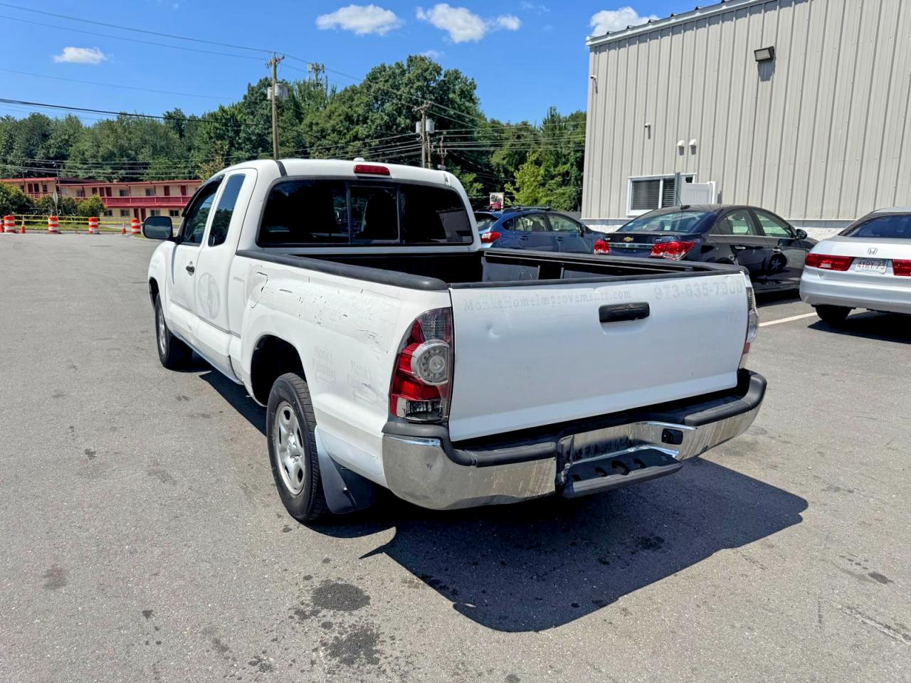 2010 Toyota Tacoma Base White vin: 5TETX4CN7AZ745627