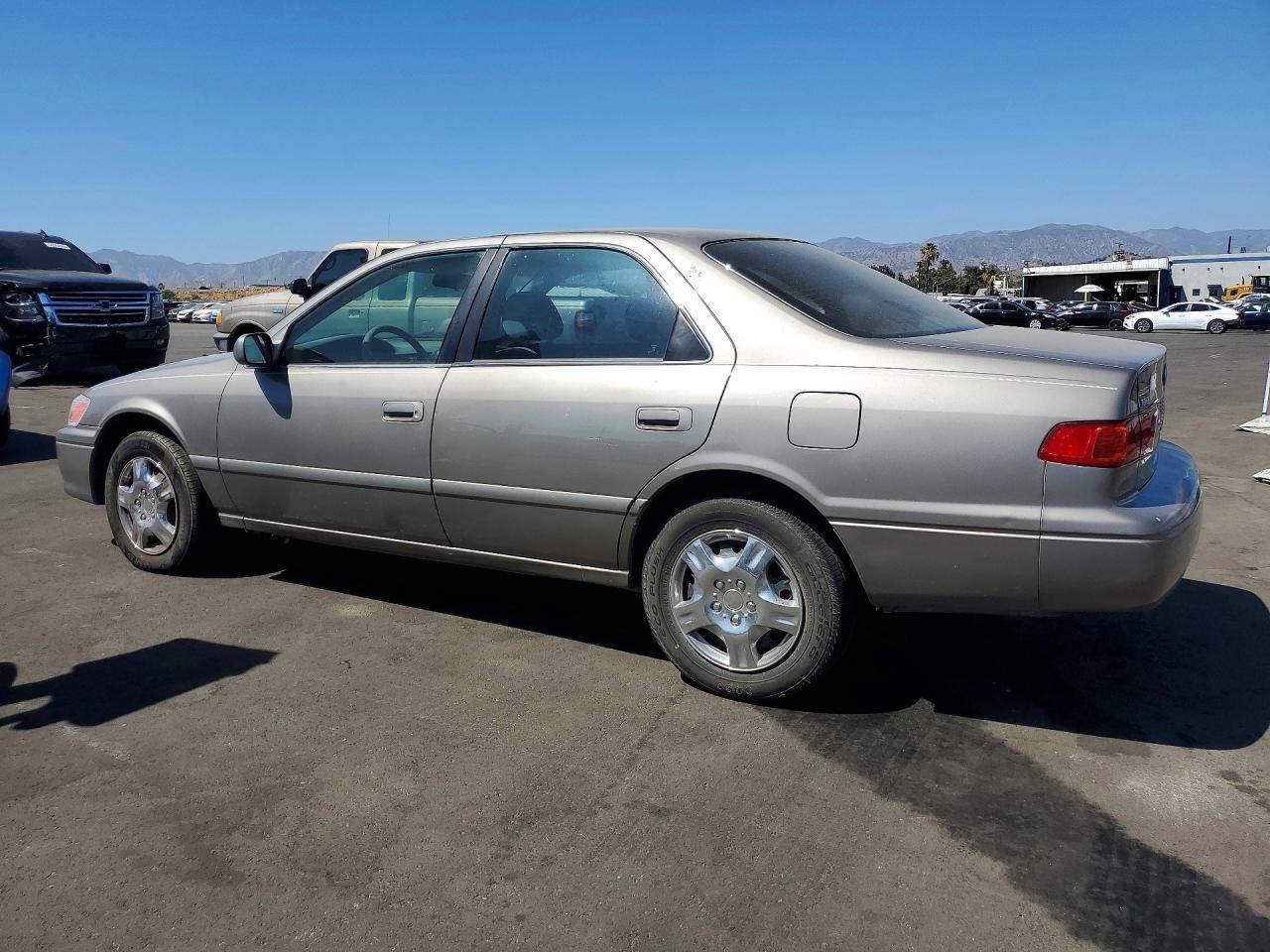 2000 Toyota Camry Le V6 Желто-коричневый vin: 4T1BF22K2YU111134