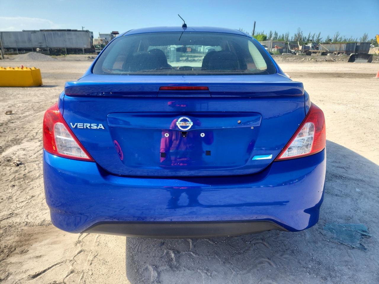 2015 Nissan Versa 1.6 S Plus Blue vin: 3N1CN7AP0FL948898