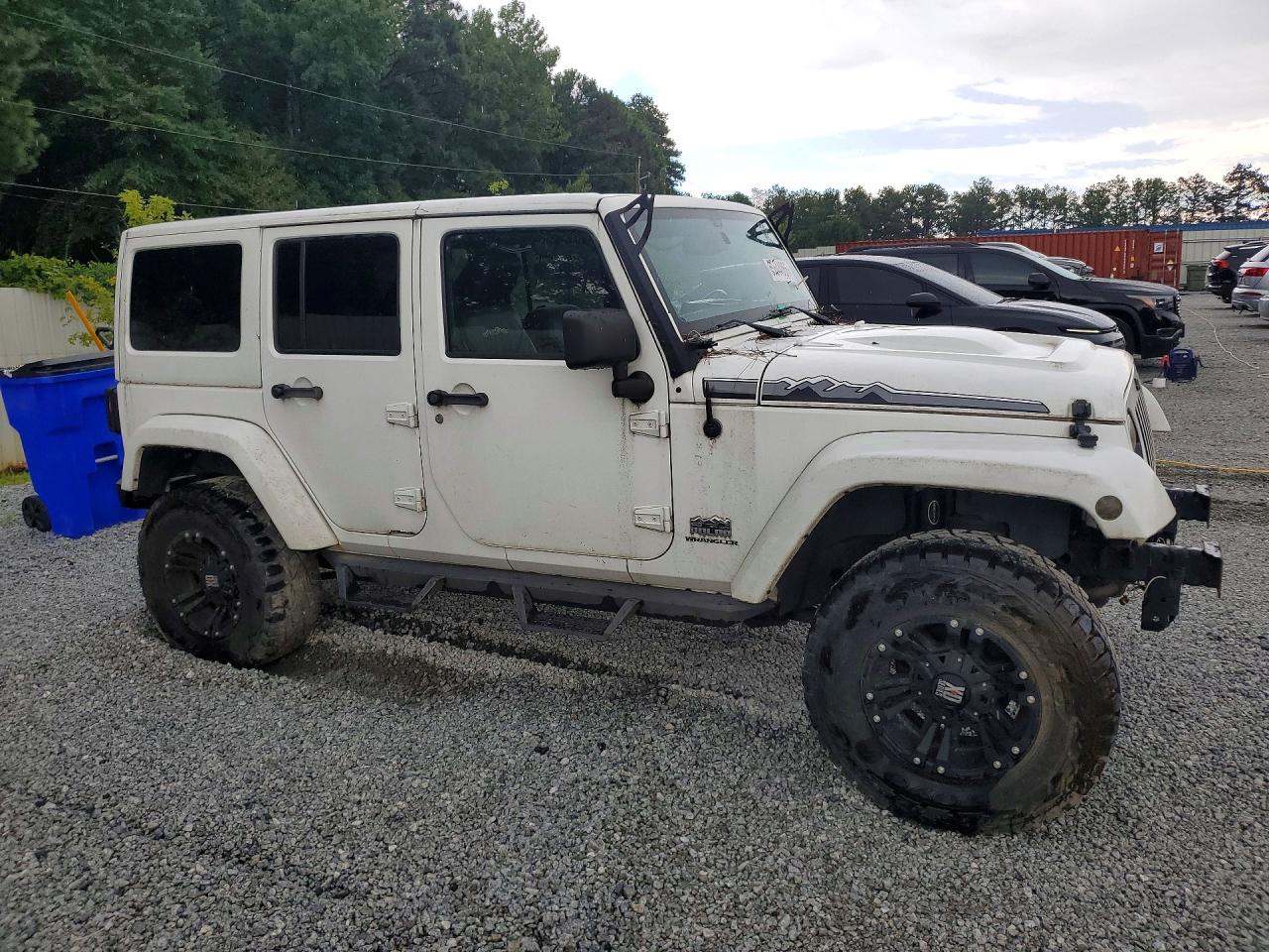 2014 Jeep Wrangler Unlimited Sahara White vin: 1C4HJWEG8EL182450