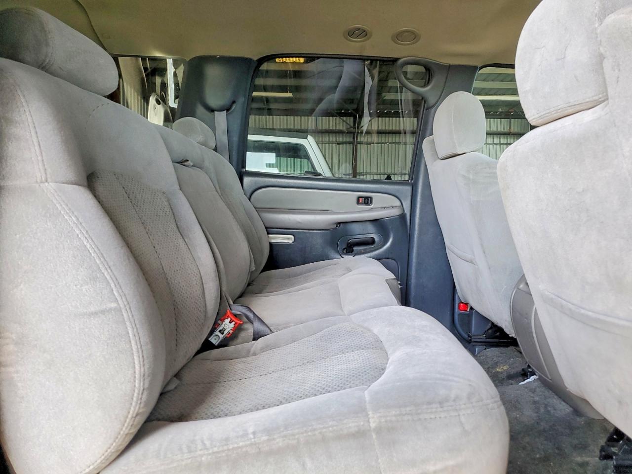 2001 Chevrolet Suburban K1500 Gray vin: 3GNFK16T21G262098
