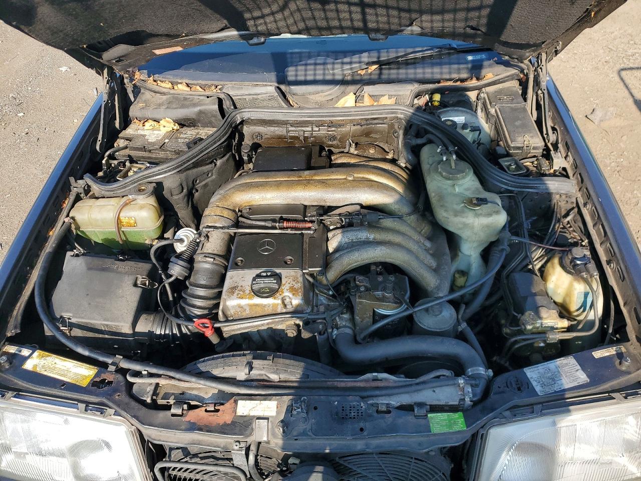 1995 Mercedes-benz E 300d Blue vin: WDBEB31E0SC240130