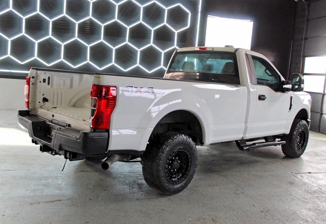 2020 Ford F250 Super Duty White vin: 1FTBF2BN1LEE09496